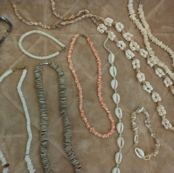 Authentic Vintage Shell Necklaces - Picture 6 of 16